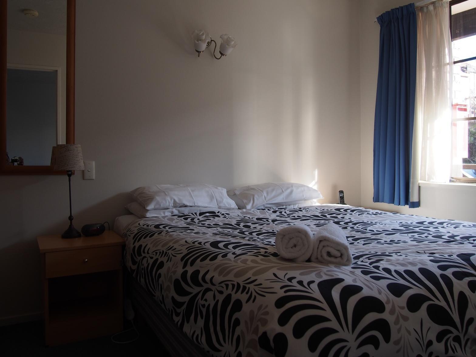 Tudor Court Motel Крайстчърч Екстериор снимка