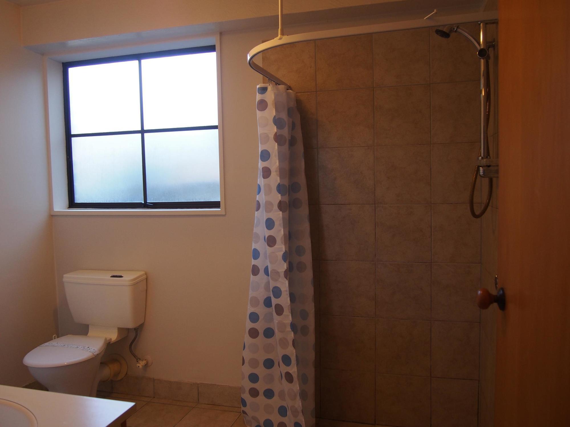 Tudor Court Motel Крайстчърч Екстериор снимка