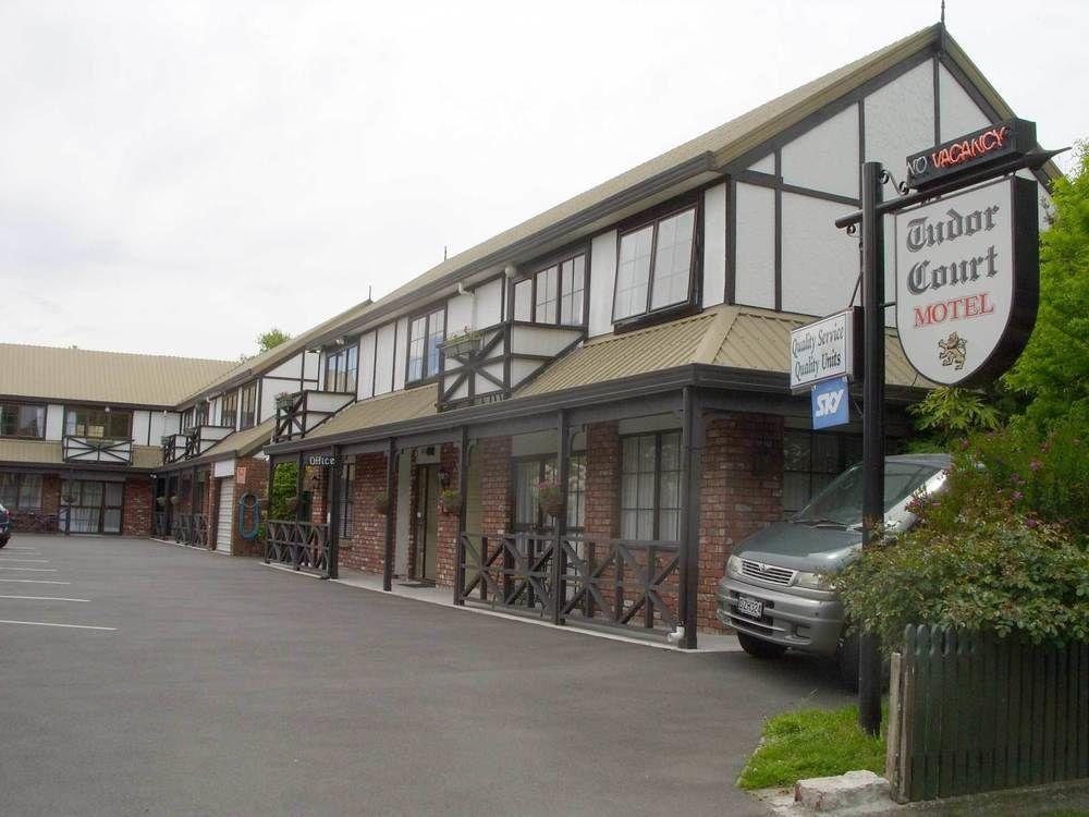 Tudor Court Motel Крайстчърч Екстериор снимка